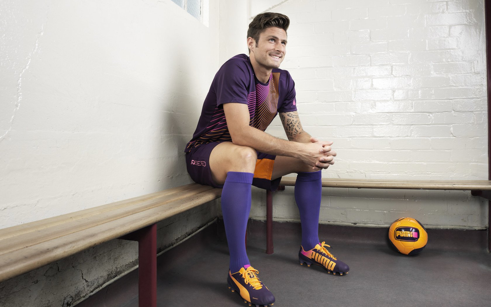 乒乓球比赛现场观众气氛热烈